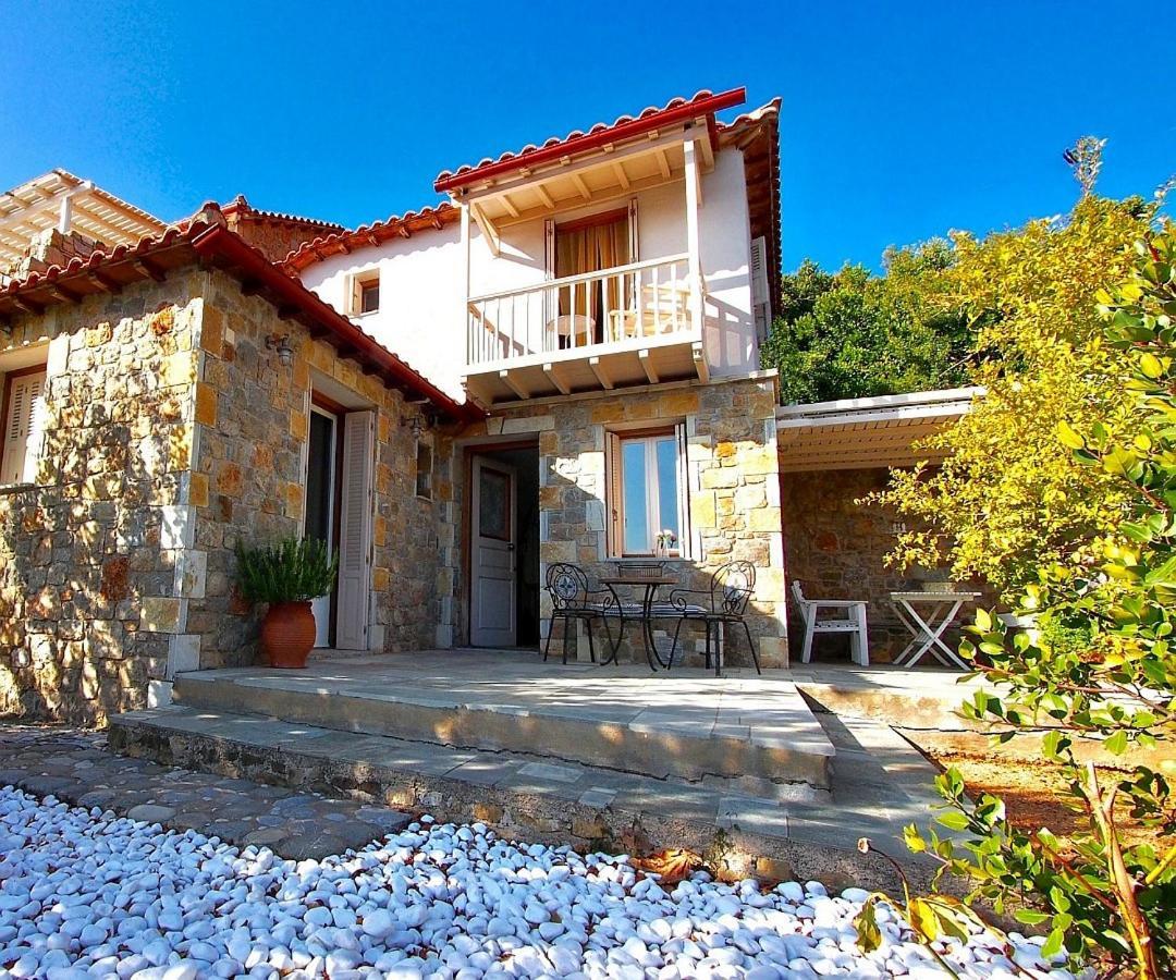 Lithea Villas And Studios By The Sea Ájosz Pétrosz Aloníszu Kültér fotó