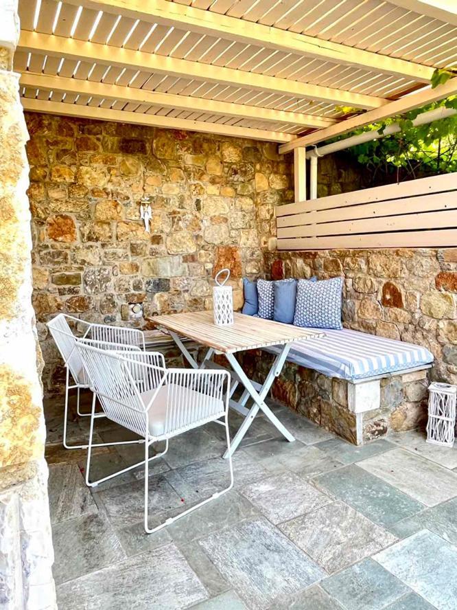 Lithea Villas And Studios By The Sea Ájosz Pétrosz Aloníszu Kültér fotó
