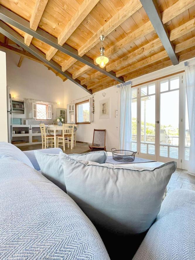 Lithea Villas And Studios By The Sea Ájosz Pétrosz Aloníszu Kültér fotó